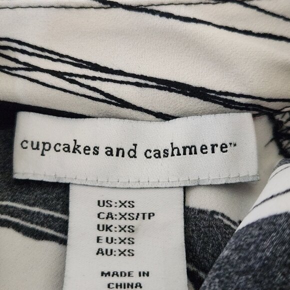 Cupcakes and Cashmere Size XS Black White Artsy Long Sleeve Mock Neck Top Blouse - Picture 6 of 8